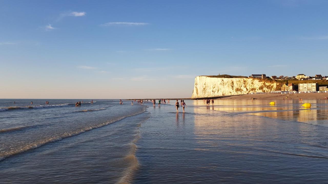 Villa Saint Jacques, Appart La Mer 勒特雷波尔 外观 照片